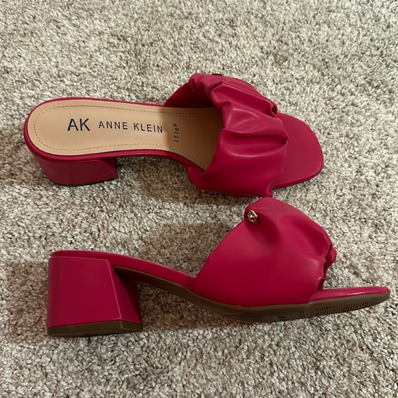 Anne Klein pink leather mules 7 - Picture 1 of 4